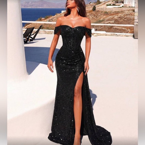 Luxe red slit thigh formal prom wedding satin dress - Picture 5 of 5